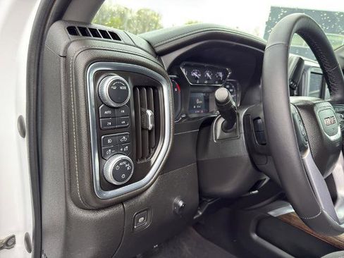 Used 2020 GMC Sierra 1500 Elevation w/ Elevation Value Package AWD/4WD image 14
