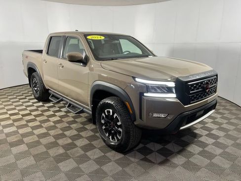 Used 2024 Nissan Frontier PRO-4X w/ Technology Package AWD/4WD image 3