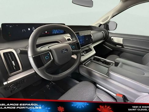 Used 2025 Ford Expedition Max Active AWD/4WD image 18