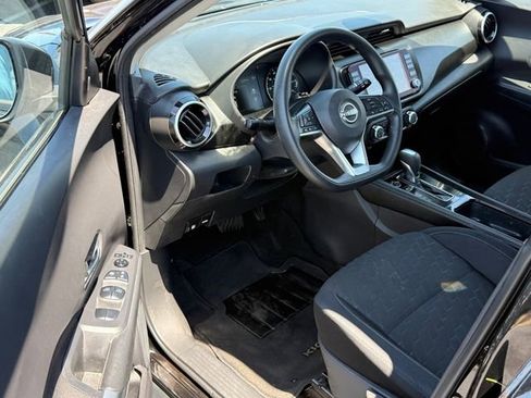 Used 2023 Nissan Kicks SV FWD image 9