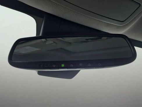 Used 2021 Toyota Sienna XLE FWD image 33