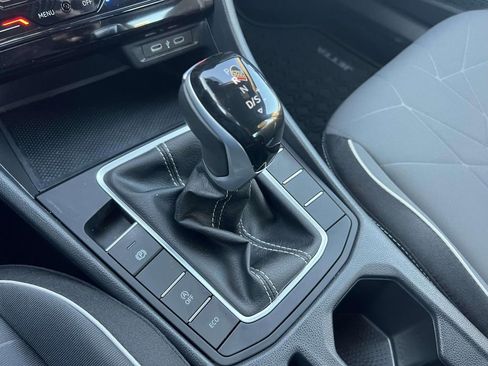 Used 2025 Volkswagen Jetta Sport image 30