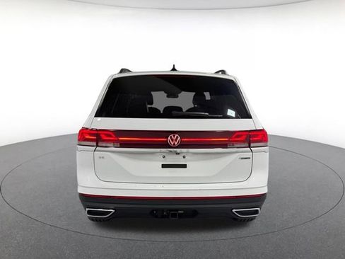 Used 2025 Volkswagen Atlas SE AWD/4WD image 5