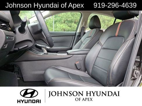 Used 2022 Nissan Sentra SR w/ SR Premium Package FWD image 20