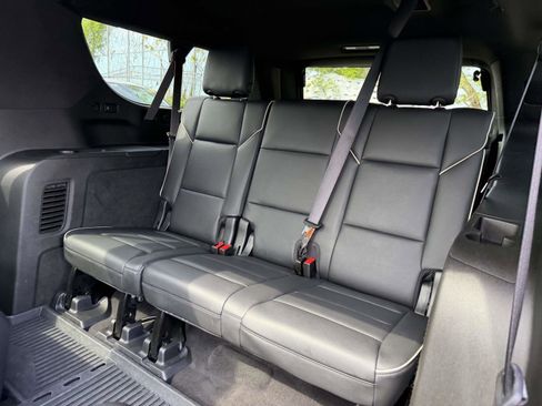 Used 2022 Cadillac Escalade ESV Premium Luxury AWD/4WD image 14