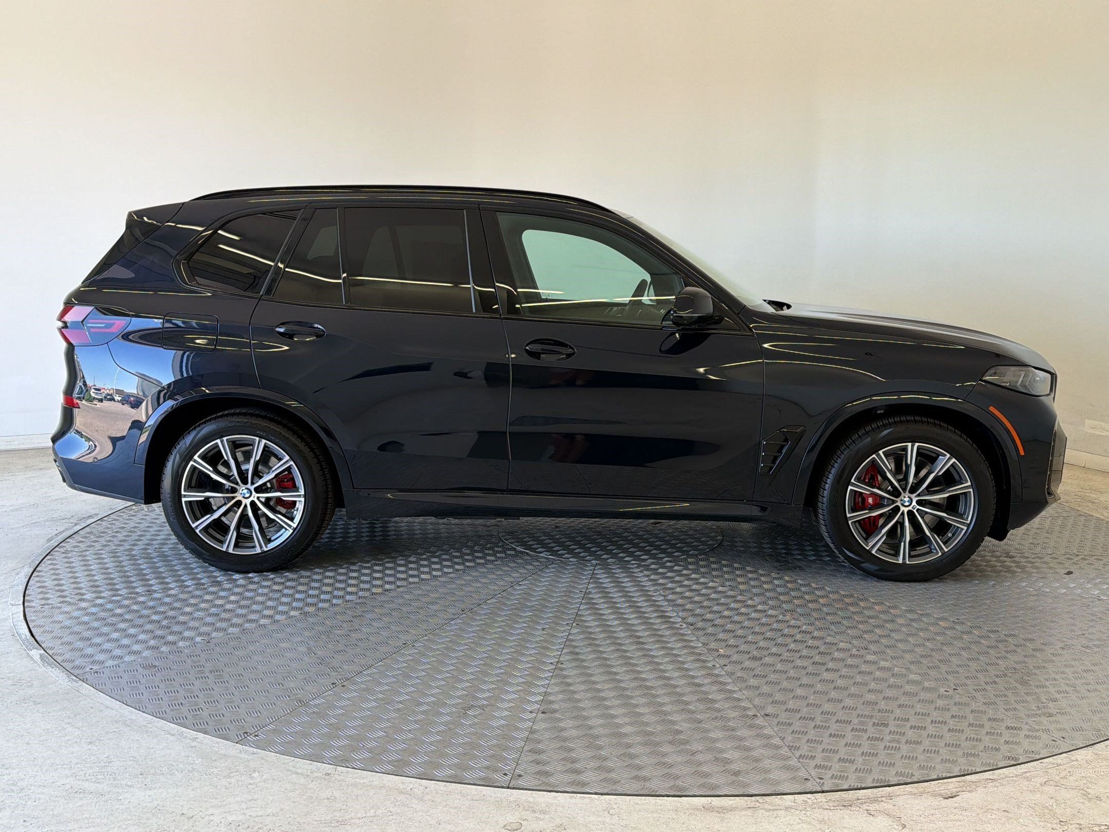 New 2026 BMW X5 xDrive50e w/ M Sport Package AWD/4WD image 8