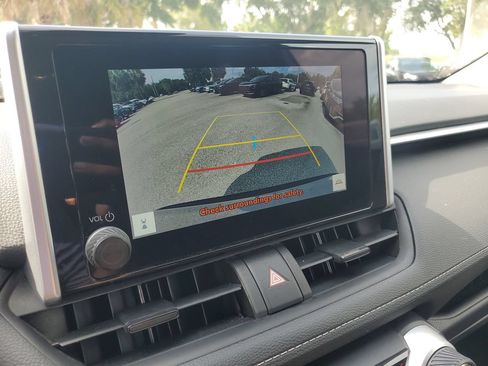 Used 2024 Toyota RAV4 XLE FWD image 22
