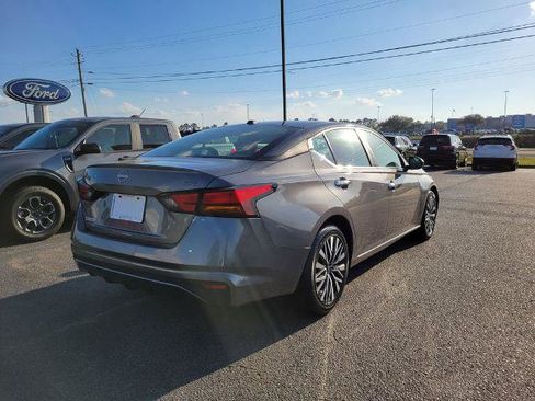 Used 2024 Nissan Altima 2.5 SV image 6