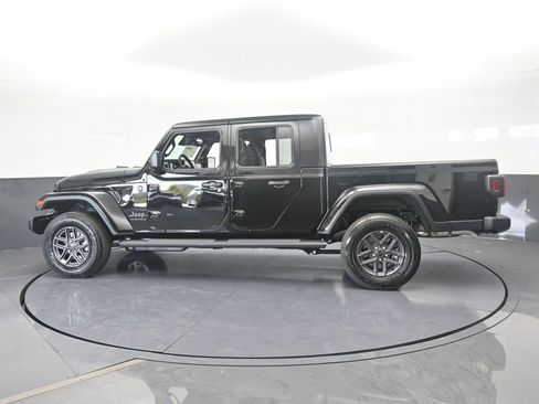 New 2026 Jeep Gladiator Sport image 3