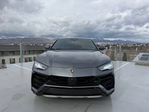 Used 2019 Lamborghini Urus AWD/4WD image 2