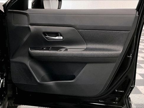 New 2026 Nissan Kicks SV w/ Charging Package FWD image 34