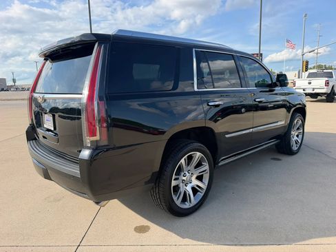Used 2019 Cadillac Escalade Premium Luxury AWD/4WD image 20
