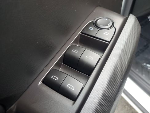 Used 2024 Chevrolet Colorado LT w/ LT Convenience Package image 18