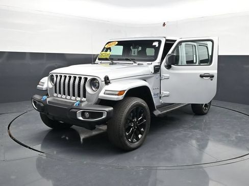 Used 2023 Jeep Wrangler Unlimited Sahara w/ Cold Weather Group AWD/4WD image 4