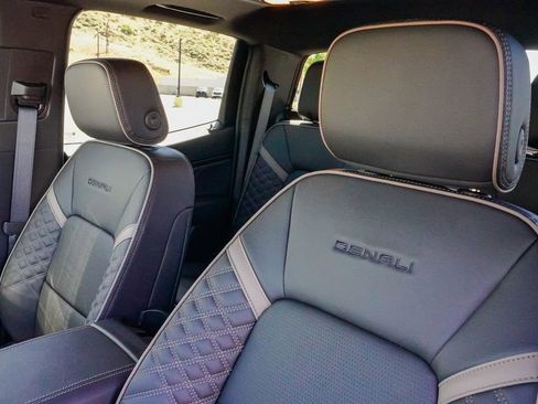 New 2026 GMC Canyon Denali image 14