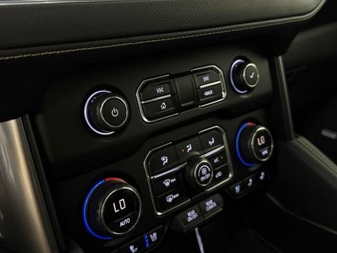 Used 2021 Chevrolet Tahoe Premier w/ Premium Package RWD image 25