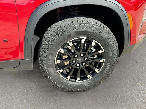 Used 2024 Chevrolet Traverse Z71 w/ Enhanced Driving Package image 32