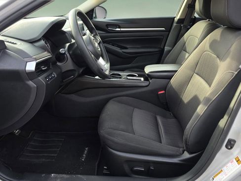 Used 2023 Nissan Altima 2.5 SV image 10