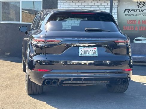 Used 2019 Porsche Cayenne E-Hybrid AWD/4WD image 16