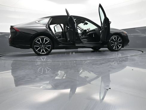 Certified 2025 Honda Accord Touring image 47