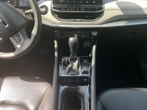 Used 2025 Jeep Compass Limited AWD/4WD image 13