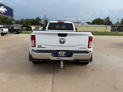 Used 2023 RAM 3500 Big Horn w/ Level 1 Equipment Group AWD/4WD image 4