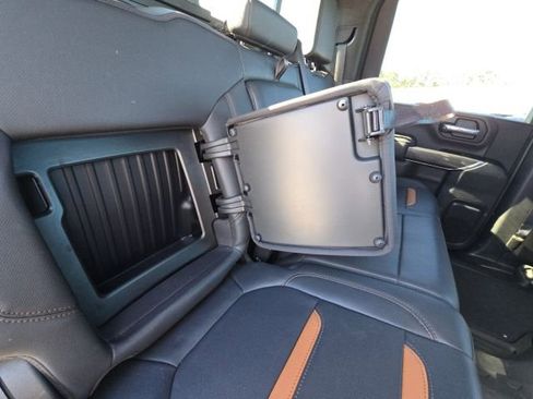 Used 2022 GMC Sierra 2500 AT4 w/ AT4 Preferred Package image 17