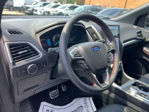Certified 2024 Ford Edge ST-Line AWD/4WD image 7