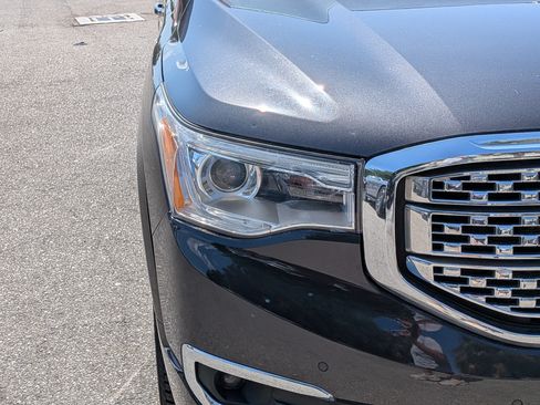 Used 2017 GMC Acadia Denali w/ Technology Package FWD image 10