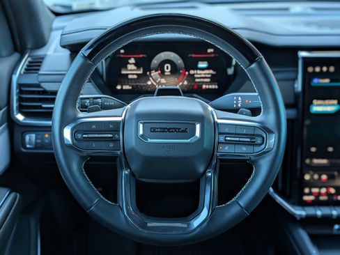 Used 2024 GMC Acadia Denali w/ Super Cruise Package image 27