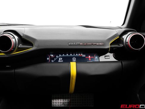 Used 2021 Ferrari 812 Superfast RWD image 35