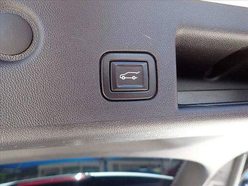 Used 2021 Chevrolet Equinox LT AWD/4WD image 9