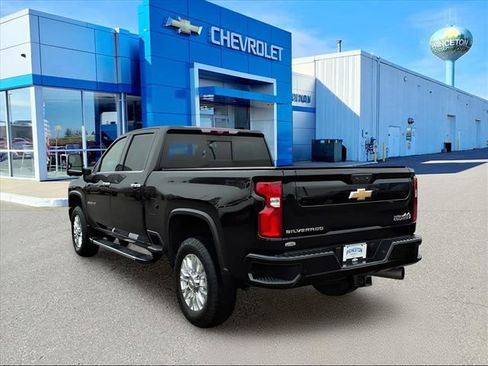 Used 2022 Chevrolet Silverado 3500 High Country w/ Z71 Off-Road Package image 6