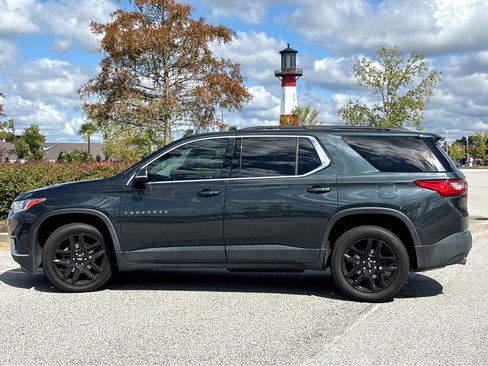 Used 2021 Chevrolet Traverse LT image 28