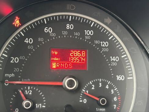 Used 2008 Volkswagen Beetle SE image 17