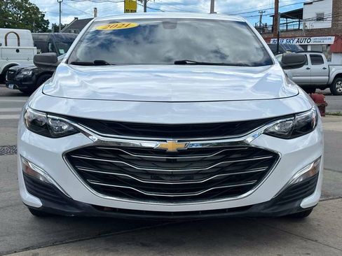 Used 2021 Chevrolet Malibu LS FWD image 2