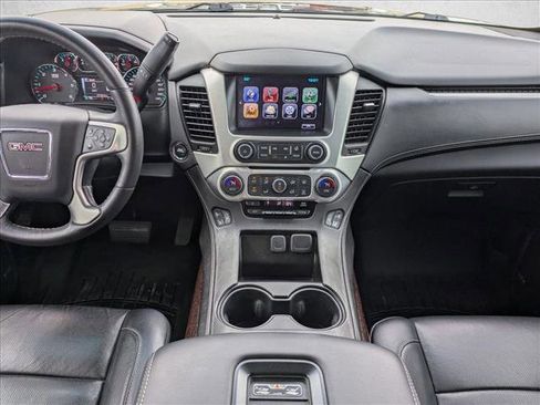 Used 2017 GMC Yukon XL SLT w/ Open Road Package image 18