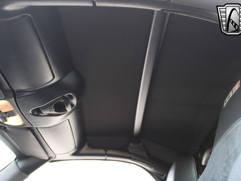 Used 2005 Chrysler Crossfire Convertible image 7