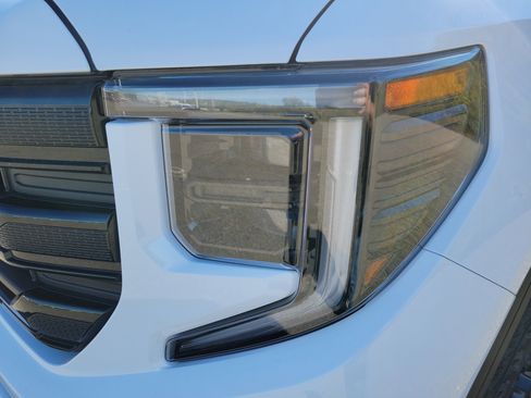 New 2026 GMC Sierra 1500 Elevation image 14