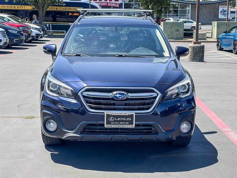 Used 2018 Subaru Outback 3.6R Touring w/ Popular Package #3 AWD/4WD image 6