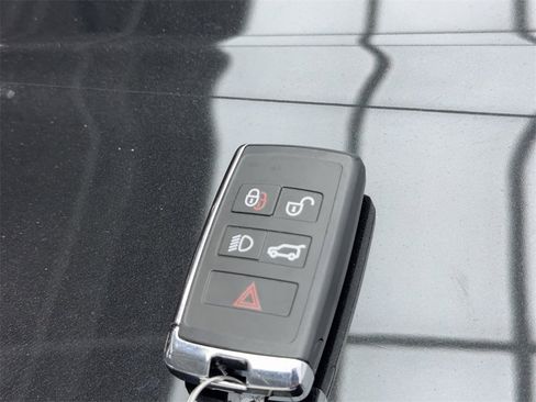 Used 2019 Land Rover Range Rover image 64