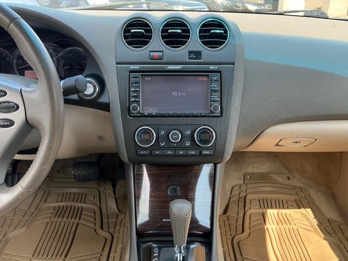 Used 2011 Nissan Altima 2.5 SL w/ Technology Pkg FWD image 18