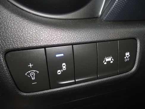 Used 2020 Hyundai Kona Limited image 15