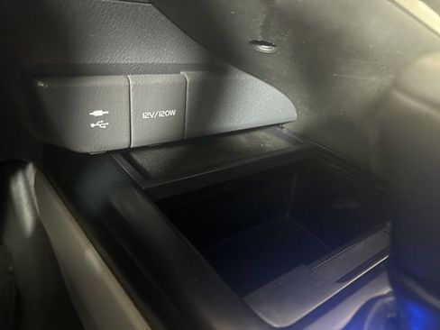 Used 2019 Toyota Camry LE image 15