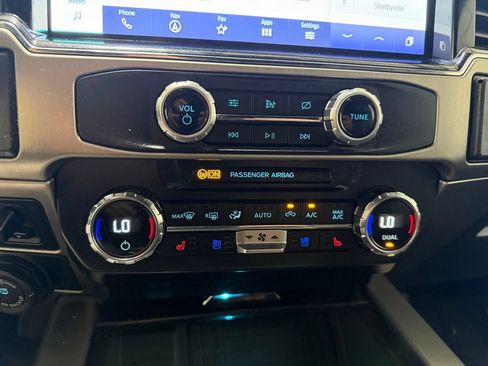 Used 2022 Ford F450 Platinum w/ FX4 Off-Road Package AWD/4WD image 32