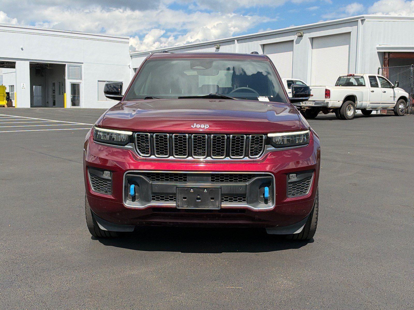 Used 2022 Jeep Grand Cherokee Overland AWD/4WD image 2