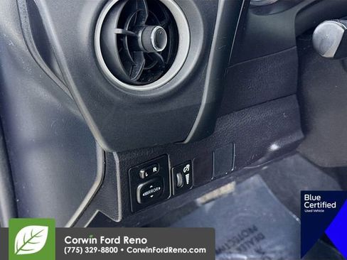 Used 2017 Toyota Corolla SE FWD image 13