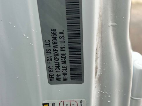 Used 2023 Jeep Wrangler Sahara w/ Cold Weather Group image 34