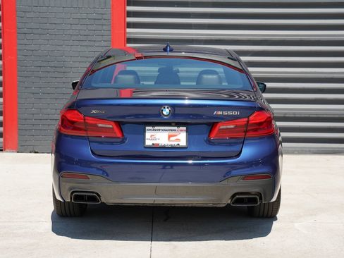 Used 2020 BMW M550i xDrive w/ Dynamic Handling Package AWD/4WD image 9