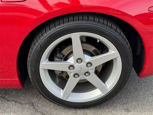 Used 2005 Chevrolet Corvette Coupe w/ Preferred Equipment Group image 9